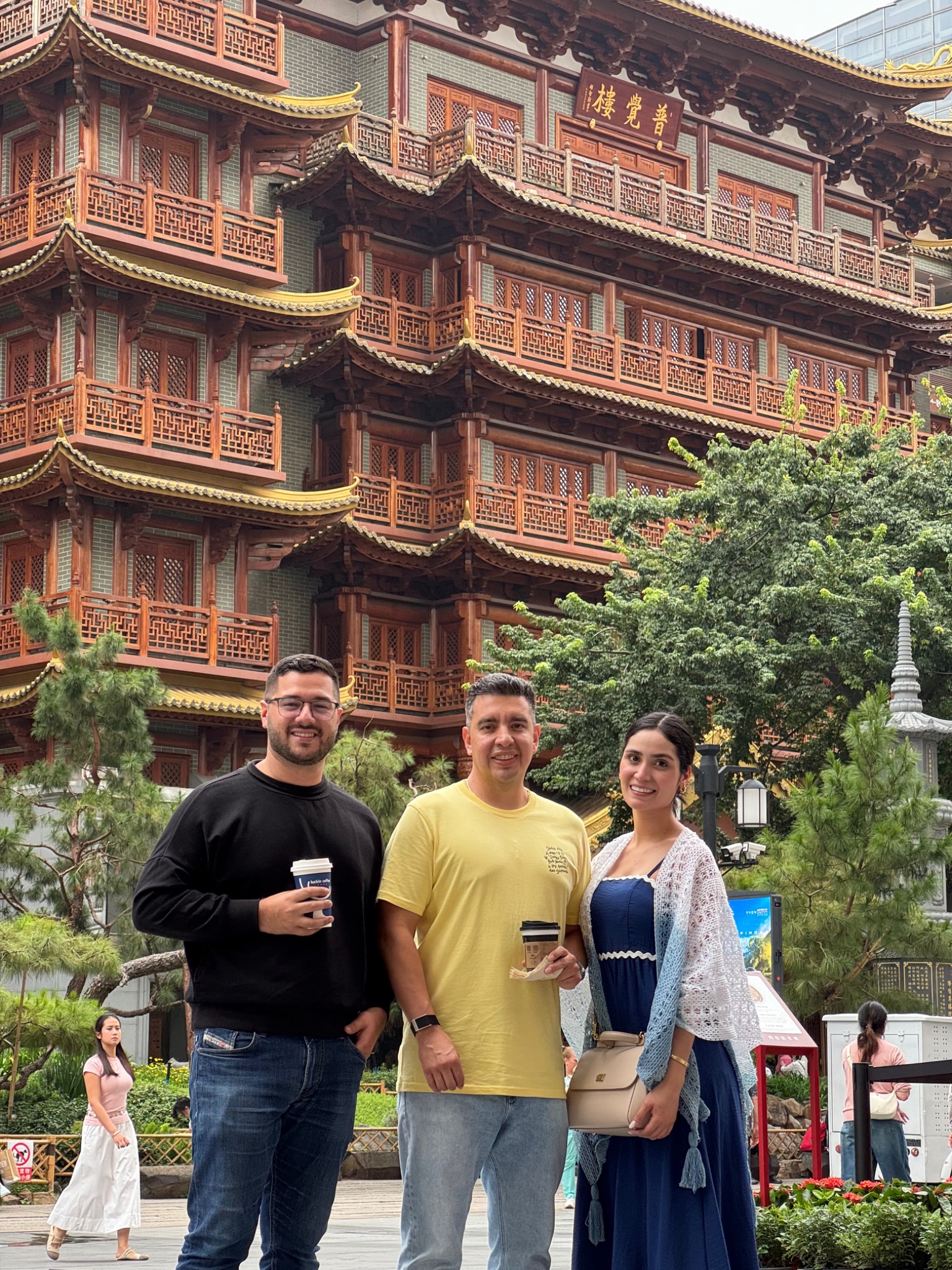Guests at Dafo Temple