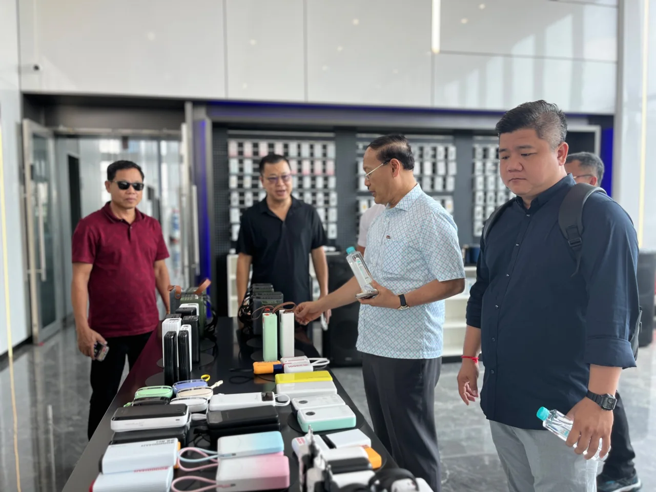 A supplier showroom conversation